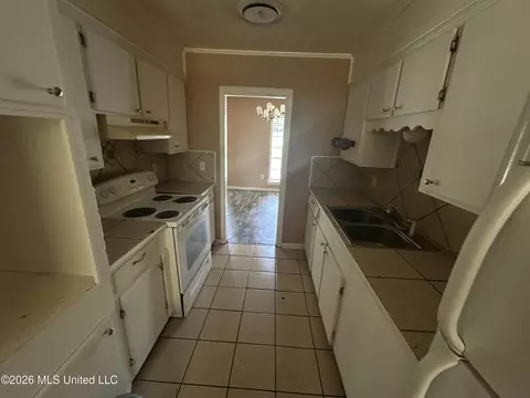 Entry Way - 1746 Dorgan St, Jackson, MS 39204 photo 2 of 2