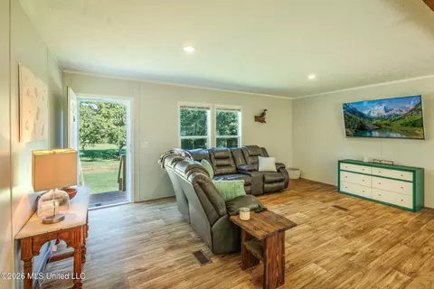 227 Pickering, Florence, MS 39073 photo 3