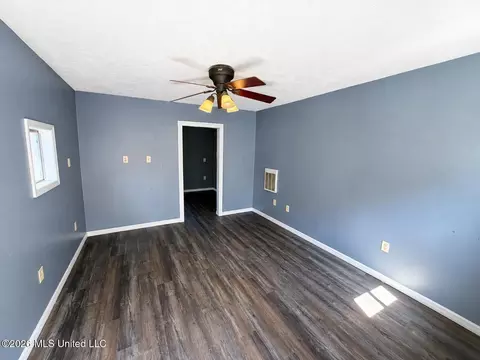Living - 3060 Windwood Cir, Flowood, MS 39232 photo 4 of 4