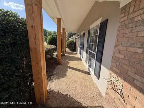 Exterior - 3060 Windwood Cir, Flowood, MS 39232 photo 4 of 7