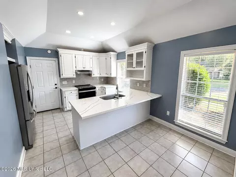 Kitchen - 3060 Windwood Cir, Flowood, MS 39232 photo 1 of 3