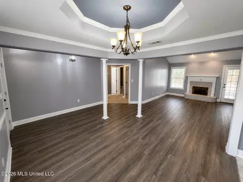 Living - 3060 Windwood Cir, Flowood, MS 39232 photo 2 of 4