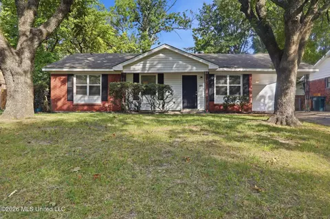 1572 Brookhaven Dr, Southaven, MS 38671
