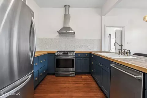 Kitchen - 801 Arlington St, Jackson, MS 39202 photo 3 of 6