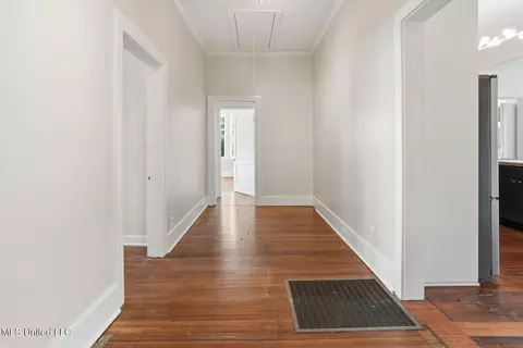 Entry Way - 801 Arlington St, Jackson, MS 39202 photo 1 of 1