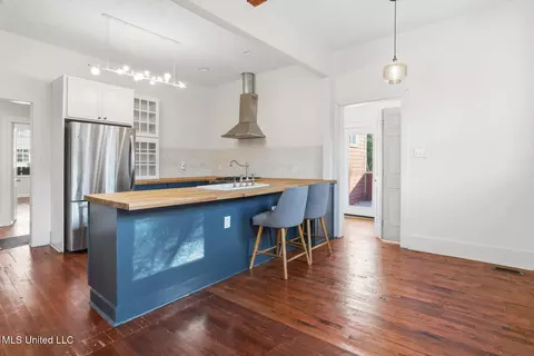 Kitchen - 801 Arlington St, Jackson, MS 39202 photo 1 of 6