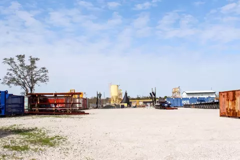 2301 Petit Bois St, Pascagoula, MS 39581