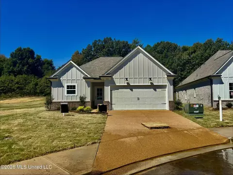 7189 Fairmont Pl Cv, Southaven, MS 38671