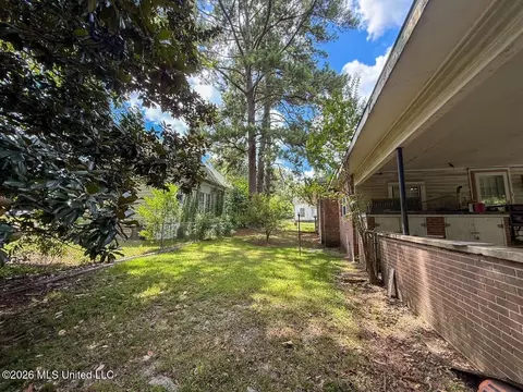 Exterior - 703 Avenue E, Mccomb, MS 39648 photo 8 of 9