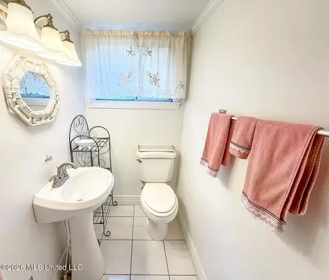 Bath - 703 Avenue E, Mccomb, MS 39648 photo 2 of 2