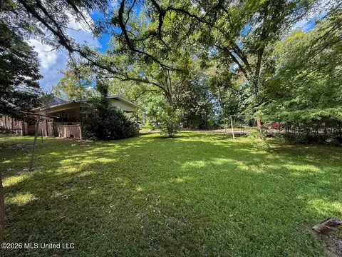 Exterior - 703 Avenue E, Mccomb, MS 39648 photo 7 of 9