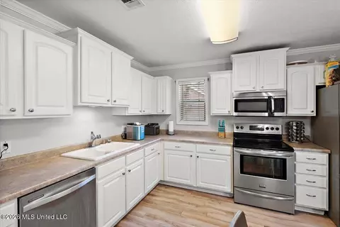 Kitchen - 210 Terry Brook Dr, Terry, MS 39170 photo 1 of 2