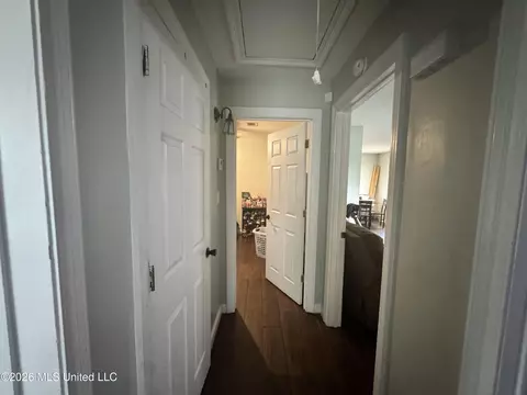 Entry Way - 3622 Bailey Ave, Jackson, MS 39213 photo 2 of 2