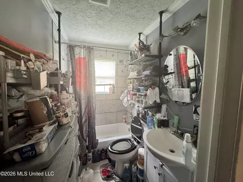 Bath - 3620 Bailey Ave, Jackson, MS 39213 photo 1 of 1