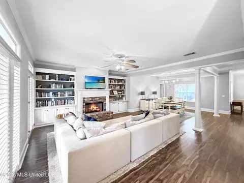 Living - 260 Mallard Dr, Brandon, MS 39047 photo 1 of 2