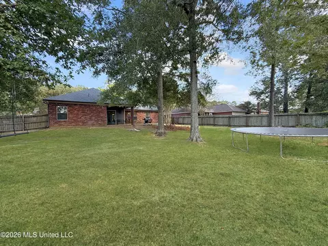 Exterior - 260 Mallard Dr, Brandon, MS 39047 photo 5 of 7