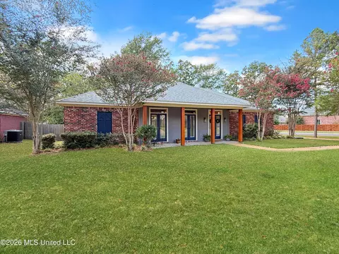 Exterior - 260 Mallard Dr, Brandon, MS 39047 photo 2 of 7
