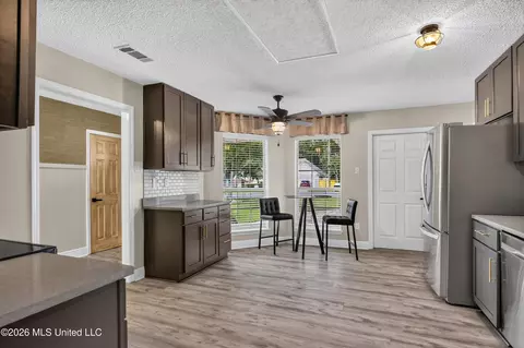 Kitchen - 79297 E Diamondhead Dr, Diamondhead, MS 39525 photo 1 of 5