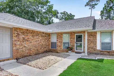 Exterior - 79297 E Diamondhead Dr, Diamondhead, MS 39525 photo 2 of 7