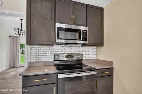 Kitchen - 79297 E Diamondhead Dr, Diamondhead, MS 39525 photo 5 of 5