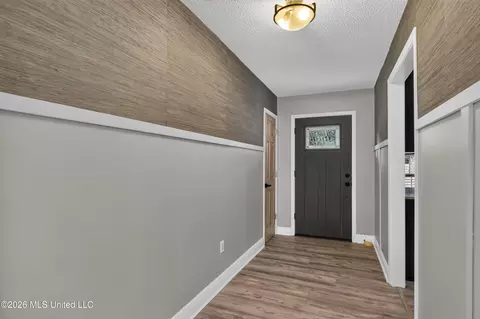 Entry Way - 79297 E Diamondhead Dr, Diamondhead, MS 39525 photo 1 of 2
