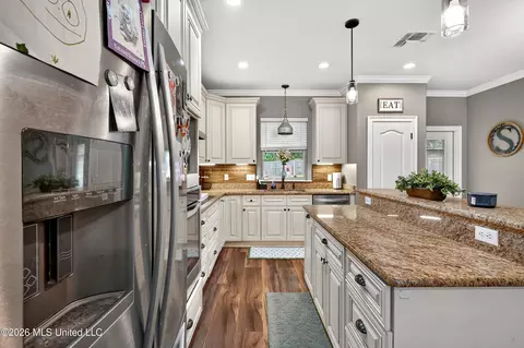 Kitchen - 38 Switch Dr, Carriere, MS 39426 photo 6 of 7