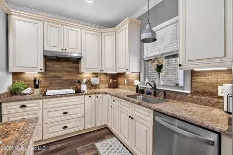 Kitchen - 38 Switch Dr, Carriere, MS 39426 photo 4 of 7