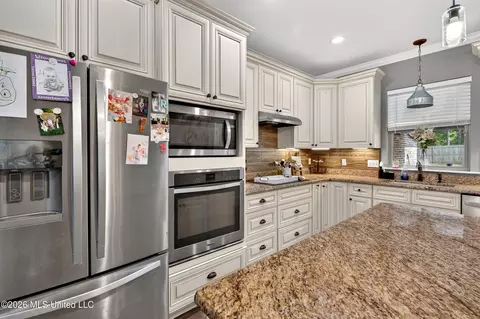 Kitchen - 38 Switch Dr, Carriere, MS 39426 photo 7 of 7