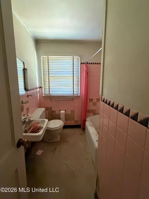 Bath - 159 Clower St, Biloxi, MS 39530 photo 1 of 1