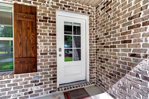 Entry Way - 916 Central Ave, Picayune, MS 39466 photo 1 of 6