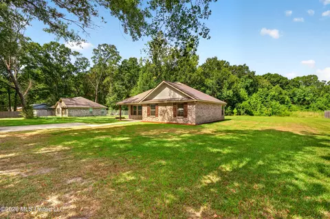 Exterior - 916 Central Ave, Picayune, MS 39466 photo 4 of 5
