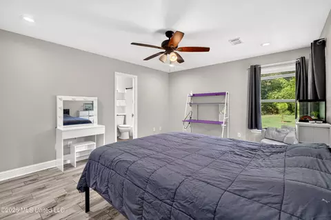 Bedroom - 916 Central Ave, Picayune, MS 39466 photo 2 of 2