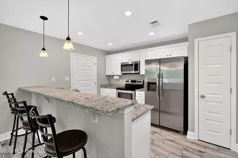 Kitchen - 916 Central Ave, Picayune, MS 39466 photo 1 of 3