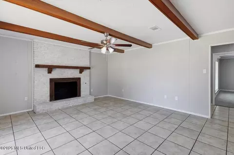 Living - 477 Robert Michael Dr, Pearl, MS 39208 photo 4 of 7