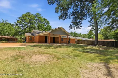 Exterior - 477 Robert Michael Dr, Pearl, MS 39208 photo 5 of 6