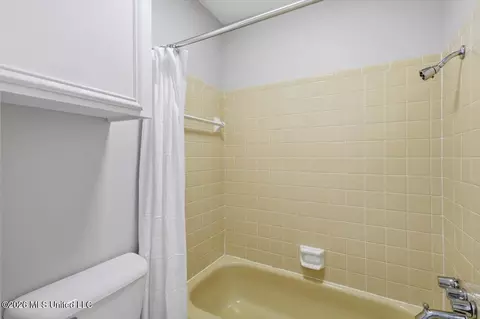 Bath - 477 Robert Michael Dr, Pearl, MS 39208 photo 4 of 4