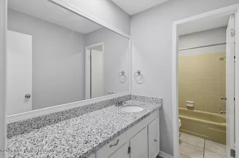 Bath - 477 Robert Michael Dr, Pearl, MS 39208 photo 3 of 4