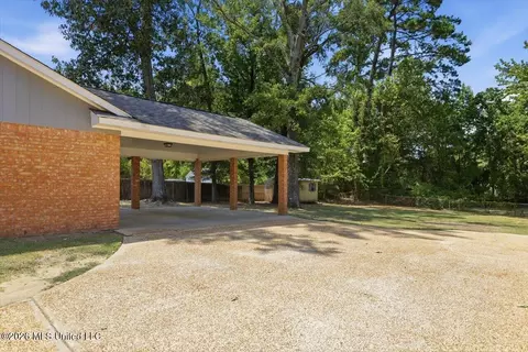 Exterior - 477 Robert Michael Dr, Pearl, MS 39208 photo 2 of 6
