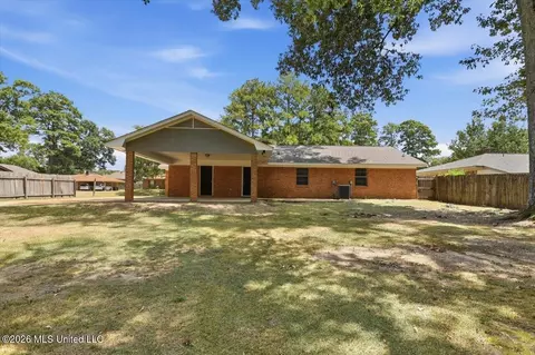 Exterior - 477 Robert Michael Dr, Pearl, MS 39208 photo 4 of 6