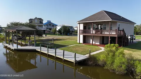 11184 Tahiti St, Bay Saint Louis, MS 39520