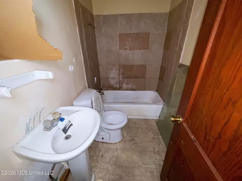 1159 W Mcdowell Rd, Jackson, MS 39204 photo 3