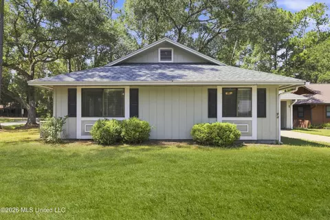 1 Fox Trot, Diamondhead, MS 39525