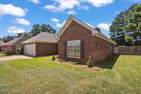 Exterior - 217 Calhoun Dr, Madison, MS 39110 photo 2 of 9