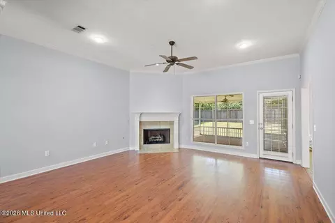 Living - 217 Calhoun Dr, Madison, MS 39110 photo 3 of 4