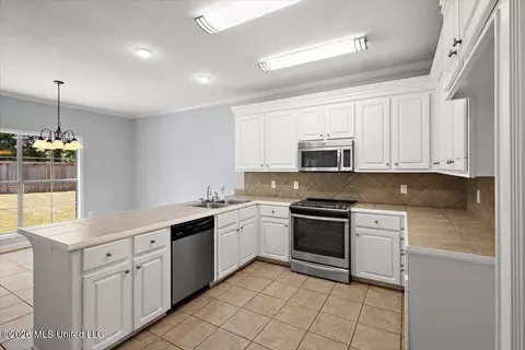 Kitchen - 217 Calhoun Dr, Madison, MS 39110 photo 1 of 2