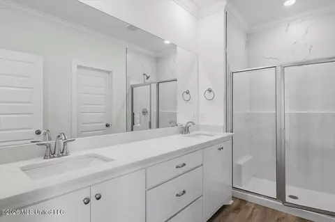 Bath - 113 Newport Dr, Canton, MS 39046 photo 1 of 4