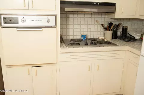 Kitchen - 5447 Venetian Way, Jackson, MS 39211 photo 2 of 2