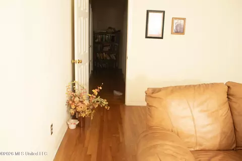 Entry Way - 5447 Venetian Way, Jackson, MS 39211 photo 1 of 4