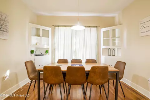 Dining - 522 Taylor St, Jackson, MS 39216 photo 1 of 1