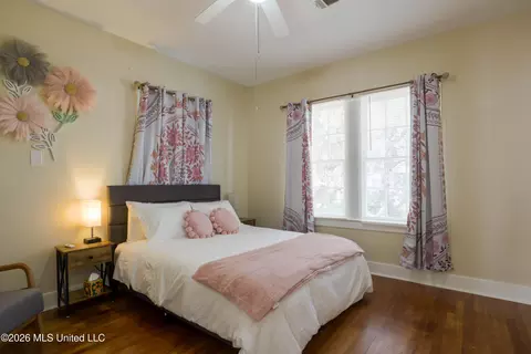 Bedroom - 522 Taylor St, Jackson, MS 39216 photo 3 of 6
